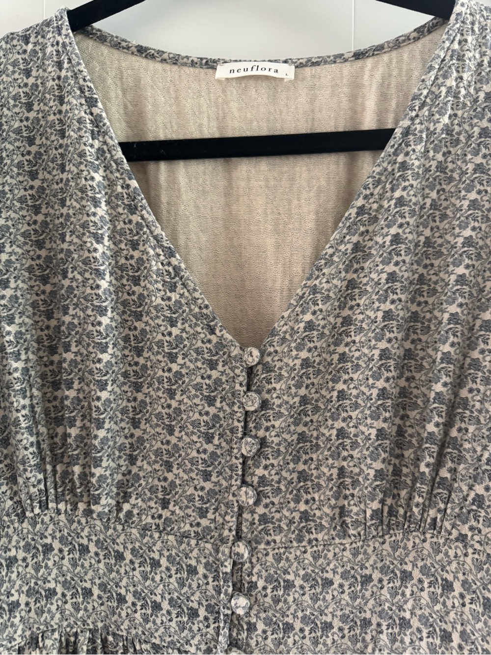Neuflora Williamsburg Large Dress - Picture 2 of 3